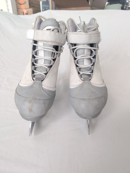 Riedell Soft Boot Recreational Skates Adult 9 (Used)