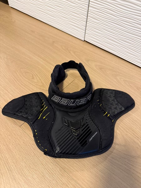 Bauer Supreme Neck Guard