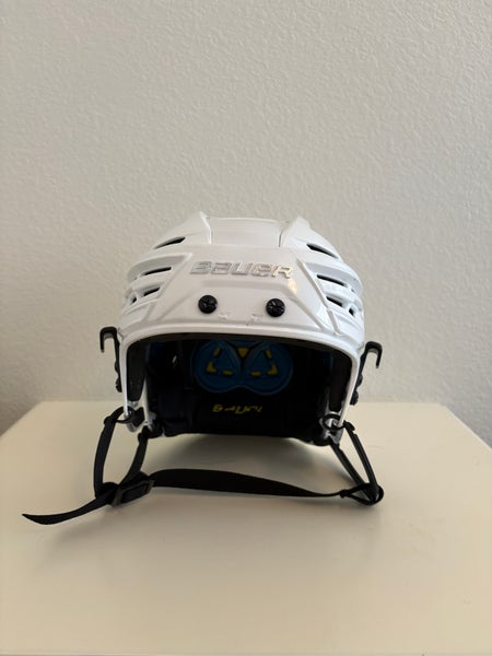 Medium Bauer Re-Akt 150 Helmet (Used)