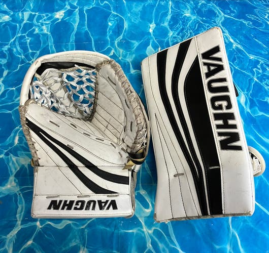 White Senior Vaughn Ventus SLR Pro Goalie Gloves & Blockers Regular (Used)