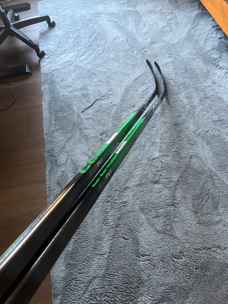 Senior CCM JetSpeed FT8 Pro Right Handed Hockey Stick P28 70 Flex Pro Stock (New)