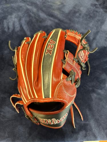 Red Wilson A2K RH Infield Baseball Glove 11.75" (Used)