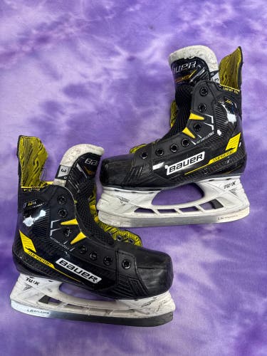 Junior Bauer Supreme M4 Hockey Skates Regular Width Size 3 (Used)