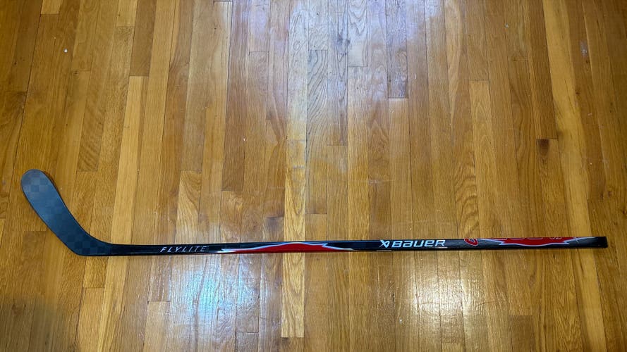 Bauer Flylite 2025 Red Junior Right Handed Hockey Stick P28 50 Flex (New)
