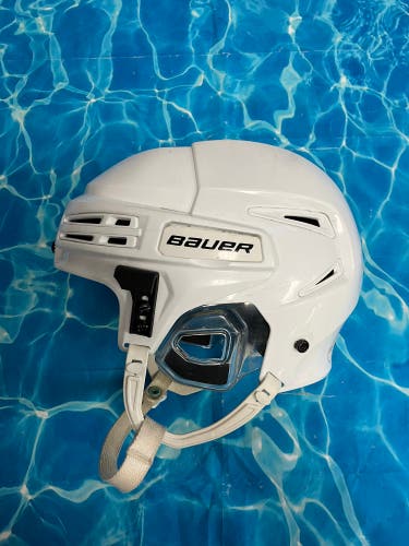 White Medium Bauer Re-Akt 75 Helmet (Used)