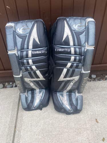 Senior Large Vaughn Velocity V3 Goalie Pads (Used)