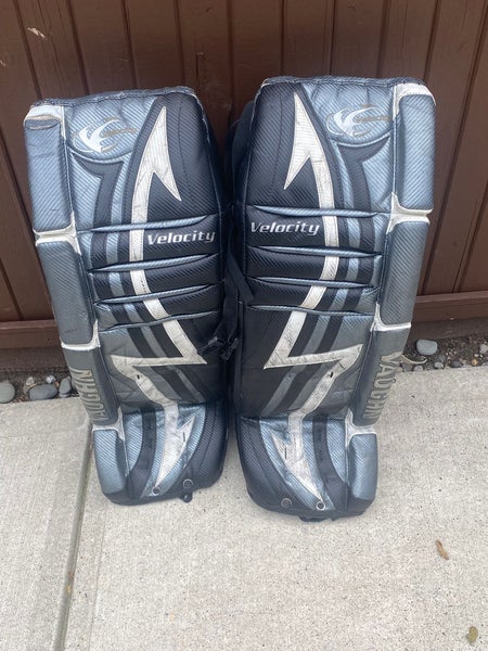 Senior Large Vaughn Velocity V3 Goalie Pads (Used)
