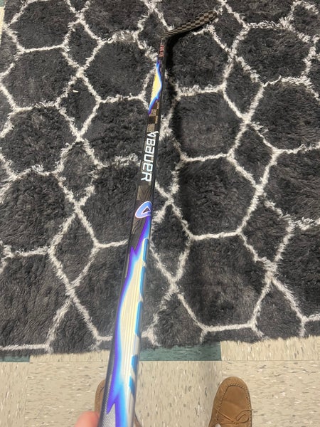 Senior Bauer Vapor FlyLite Right Handed Hockey Stick P92 77 Flex (Used)