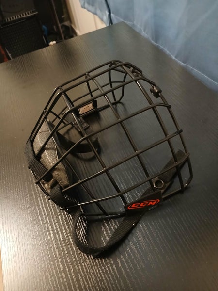 Medium CCM Full Cage (Used) Good Condition!