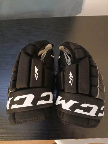 CCM HG4RPro Gloves 11" (Used) Junior Size 11 Good Condition!