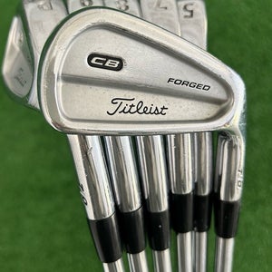 Titleist 710 CB Forged Iron Set 5-P / NS Pro 95 Stiff