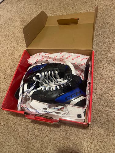 CCM JetSpeed XTra Hockey Skates Wide Width Size 5 (New)