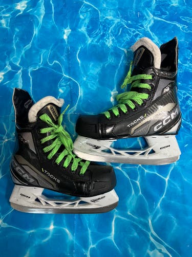 Youth CCM AS-V Hockey Skates Regular Width 13 (Used)