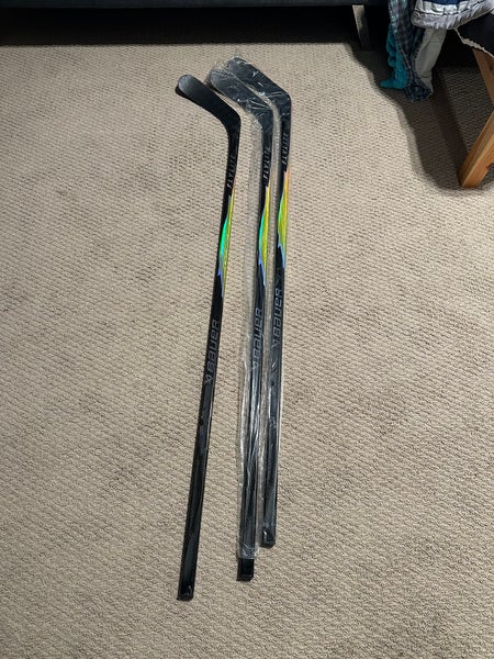 3 Intermediate Bauer Vapor FlyLite Left Hand Hockey Stick P90TM 65 Flex