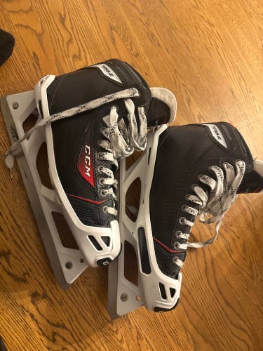 2015 CCM RBZ 80 Hockey Goalie Skates Extra Wide Width 10 (Used)