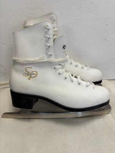 CCM Figure Skates B Adult 11 (Used)
