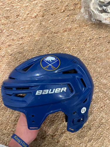 Small Bauer Re-Akt 150 Helmet