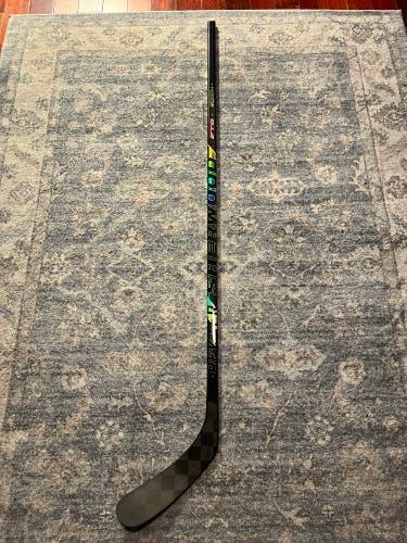 Senior Sher-Wood Rekker MORPH TEAM read description Right Handed Hockey Stick P92 75 Flex Pro Stock