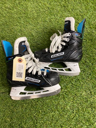 Youth Bauer XLP Hockey Skates | Size 10 (D)