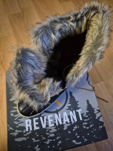 Revenant snow boots