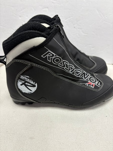 Classic Size 8.5 Rossignol Cross Country Ski Boots (Used)