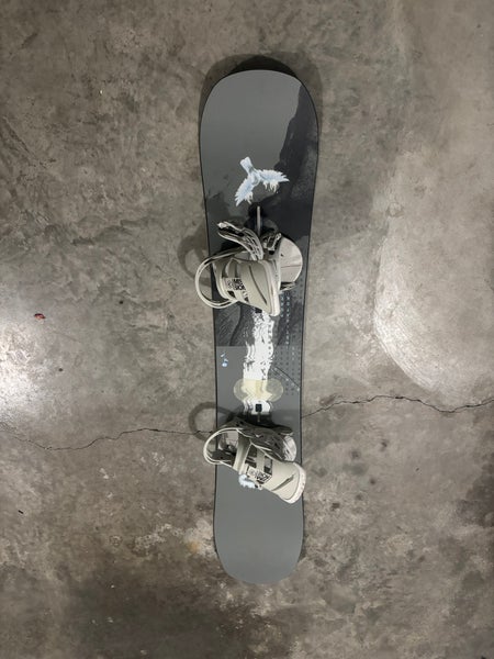 Unisex Burton Snowboard All Mountain(camber)With Bindings Medium Flex True Twin 155 cm (Used-likenew