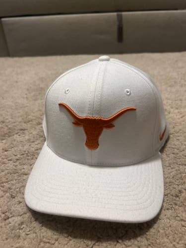 White Adult Unisex Medium/Large Nike Hat (New)