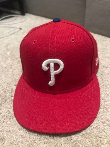 Phillies Adult Unisex 7 3/8 New Era Hat (Used)