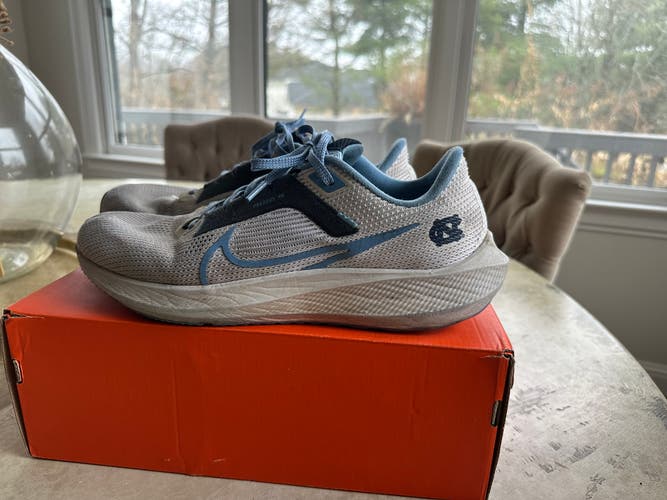 Nike Air Zoom Pegasus 40 University of North Carolina *Edition M 11.5 (W 12.5) (Used)