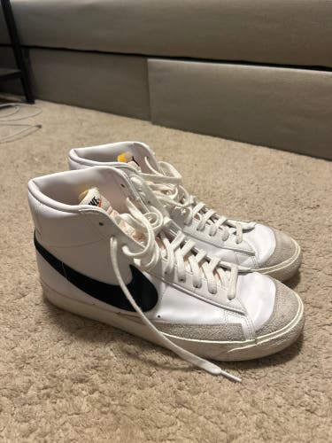 White Men's Size M 11.5 (W 12.5) Adult Nike Blazer Shoes (New)