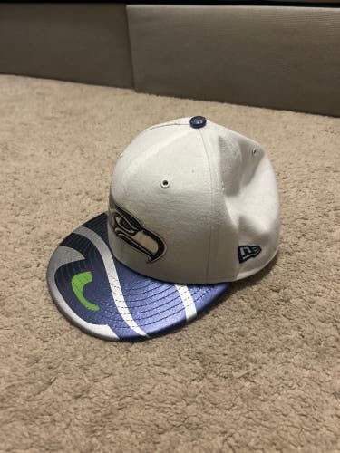 Seattle Seahawks  Adult Unisex 7 1/4 New Era Hat (New)