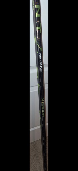 Intermediate Bauer AG5NT R Left Hand Hockey Stick P92 50 Flex (New)