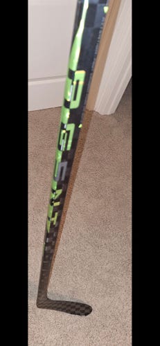 Intermediate Bauer AG5NT R Left Hand Hockey Stick P92 50 Flex (New)
