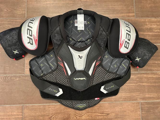 Bauer Large Senior Fly 40 Shoulder Pads (New)