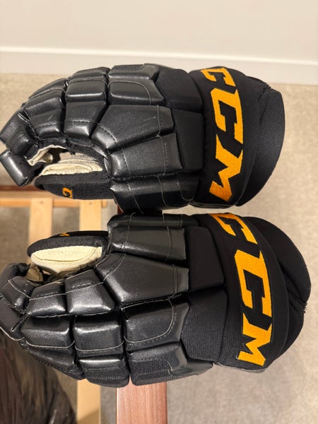 Black and Yellow CCM HG41 Hockey Gloves