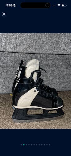 CCM Tacks SLM2500 Youth Ice Hockey Skates Size 1,1/2 Used Pre Owned