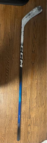 Blue Intermediate CCM JetSpeed FT8 Pro Right Handed Hockey Stick P28+1/4 55 Flex (Used)