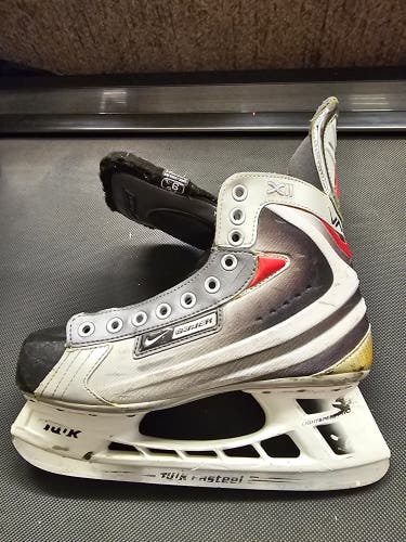 Bauer Vapor XII Hockey Skates Regular Width 9 (Used)