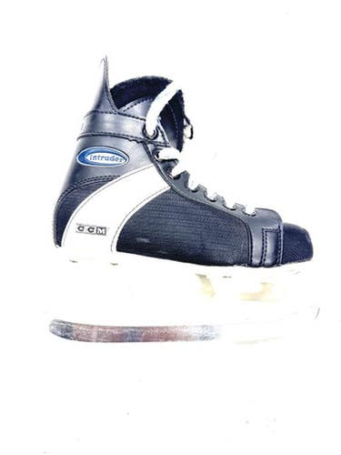 Used CCM INTRUDER Junior Hockey Skate Junior 03.5 11860-C000294538