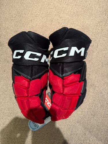 CCM JetSpeed FT8 Pro Gloves 15" (New)