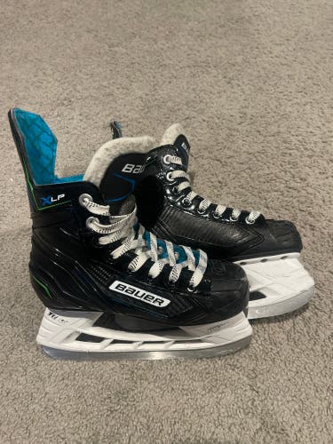 Junior Bauer XLP Hockey Skates Regular Width Size 1 (Used)