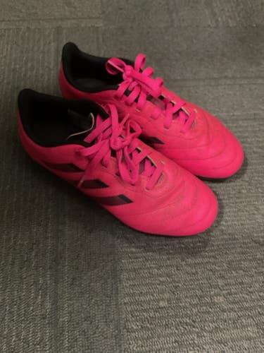 Used Adidas Soccer Cleats Pink Junior 02.5 11614-S000226433