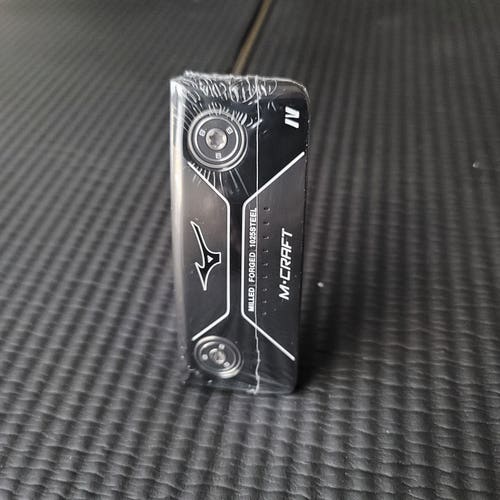 Black Mizuno Blade M-Craft IV Right Handed Putter uncut 39" (New)