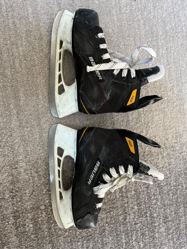 2015 Bauer Supreme 140 Hockey Skates Regular Width 11 (Used)