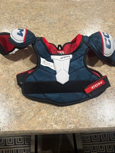 Men's Large Youth CCM Next Shoulder Pads (Used)