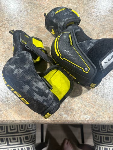 Youth Large Bauer Supreme Mach Elbow Pads (Used)