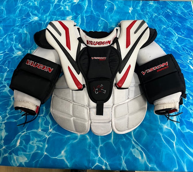 Junior Small Vaughn Vision 9200 Goalie Chest Protector (Used)