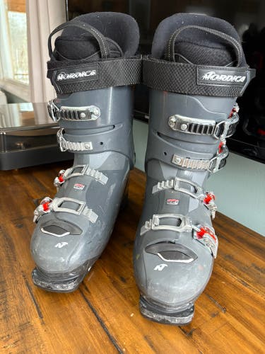 Mondo 29 & 29.5 Men's Nordica SpeedMachine All Mountain Ski Boots Soft Flex (Used)