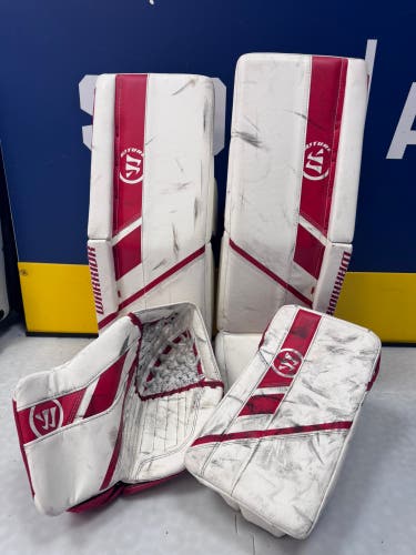 Red 26" Junior Warrior Ritual G5 Goalie Full Set Regular (Used)