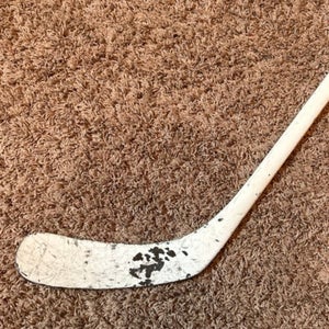 Junior Bauer Vapor Hyperlite Right Handed Hockey Stick P92 50 Flex (Used)